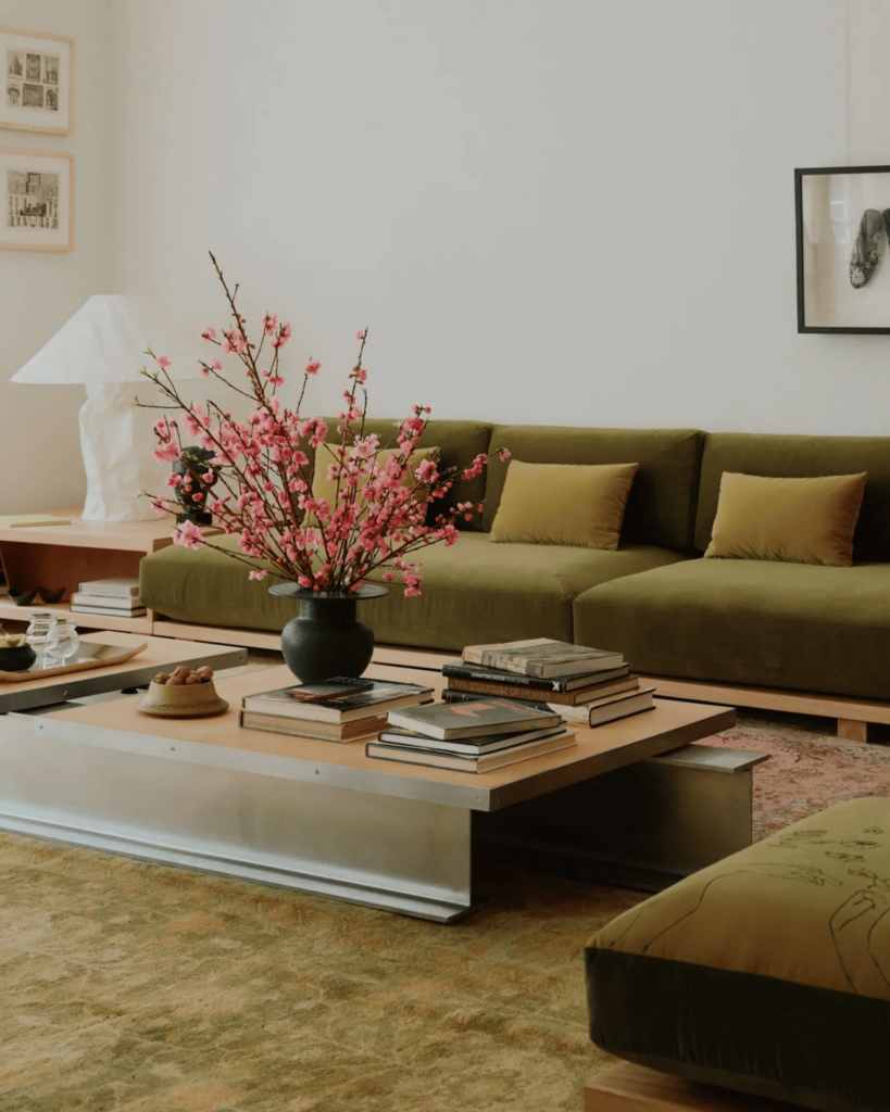 zen living room design with green accents by Studio Muka